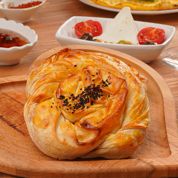 Gül Böreği (Patatesli, Peynirli, Ispanaklı)