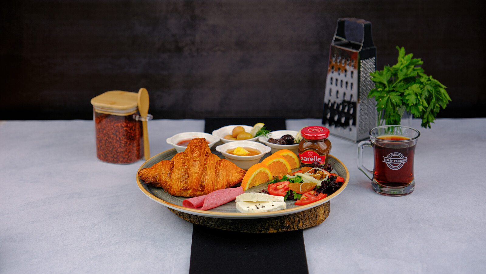 Kruvasan Kahvaltı Tabağı