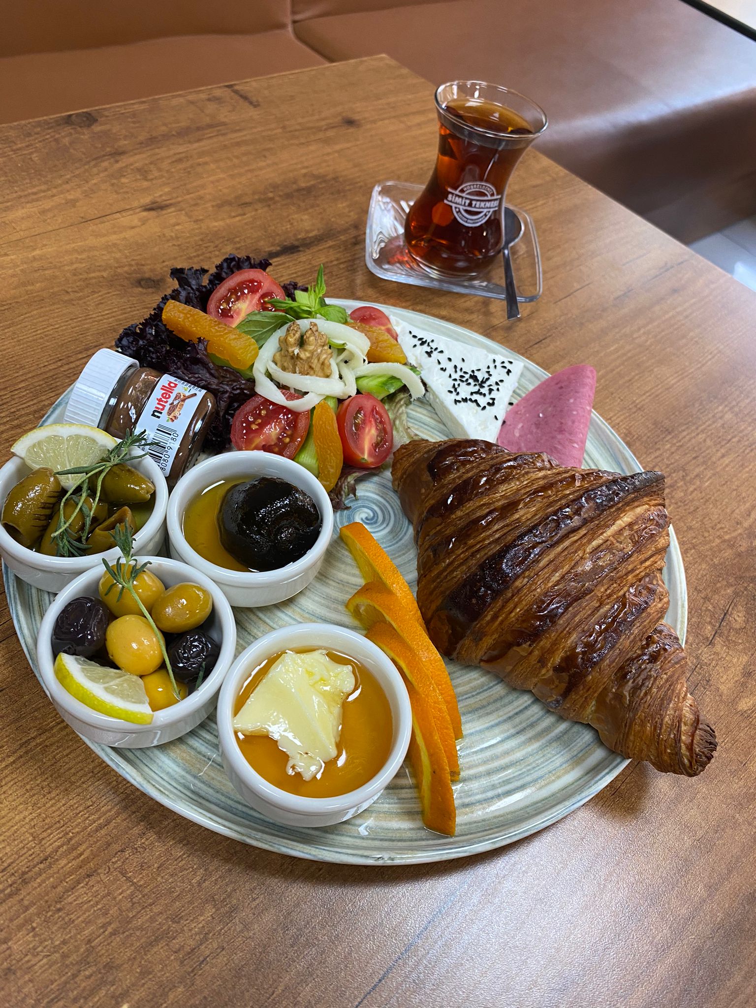 Kruvasan Kahvaltı Tabağı