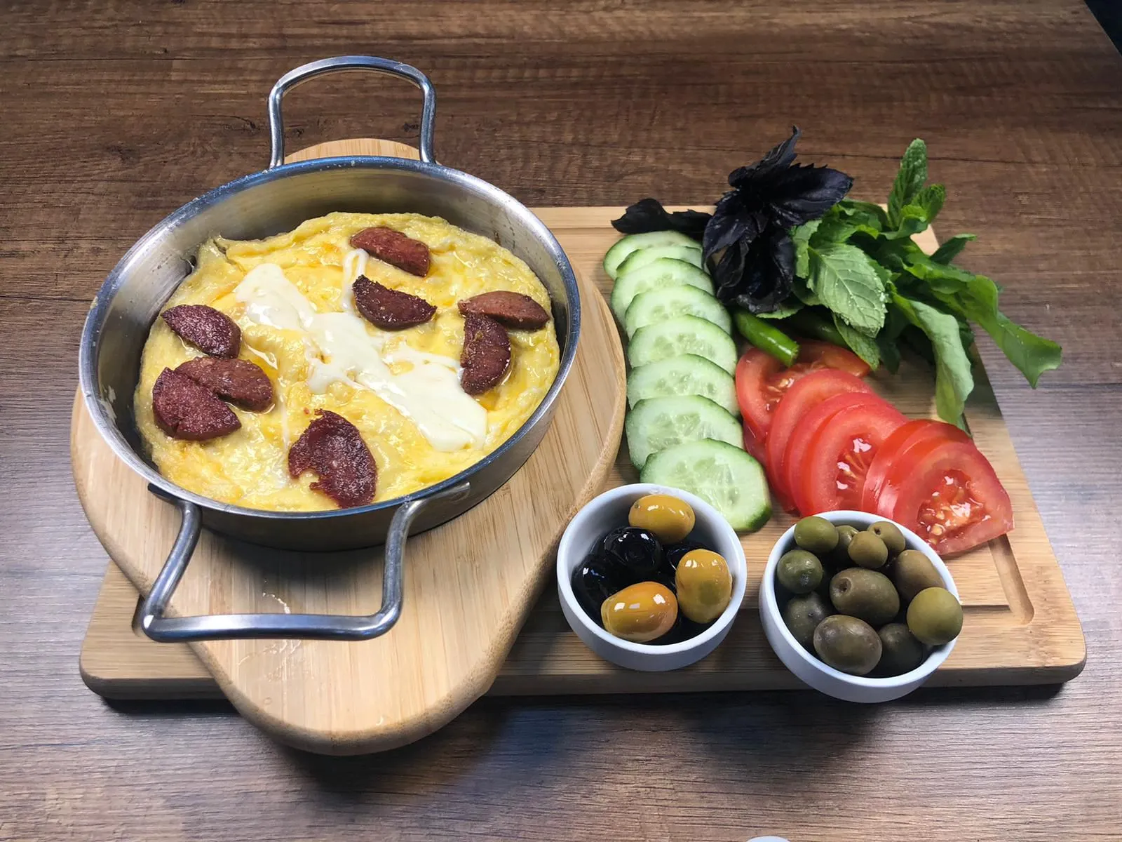 Sucuklu Yumurta